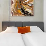 Apart-hotel Global Living I Thegraf - East Side Gallery Berlim