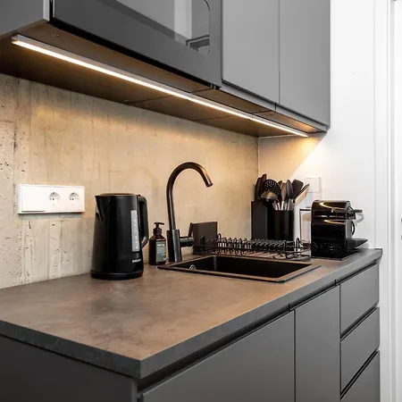 Global Living I Thegraf - East Side Gallery Apartahotel 3*