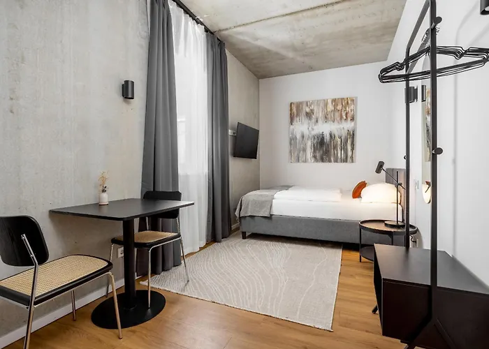 Global Living I Thegraf - East Side Gallery Aparthotel 3*