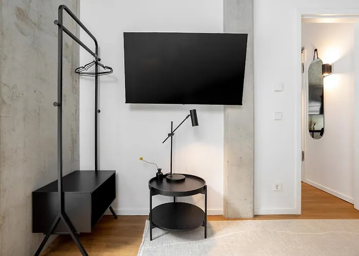 Global Living I Thegraf - East Side Gallery 3*