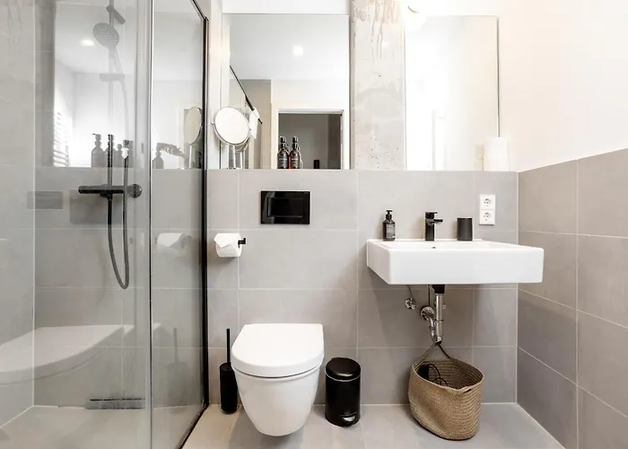 Global Living I Thegraf - East Side Gallery 3* ベルリン