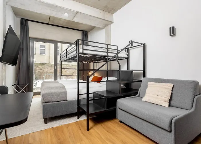 Global Living I Thegraf - East Side Gallery 3*