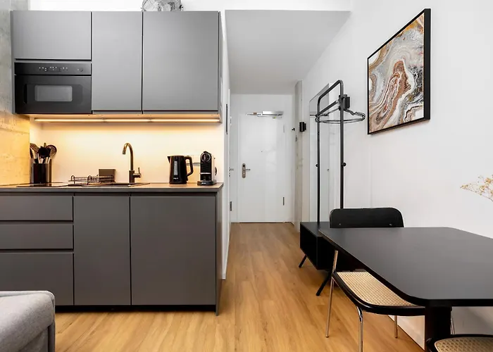 Global Living I Thegraf - East Side Gallery ベルリン