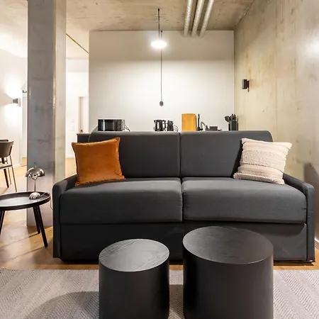 Global Living I Thegraf - East Side Gallery 3* Berlin