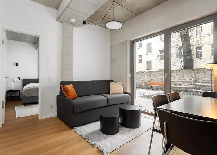 Global Living I Thegraf - East Side Gallery 3*