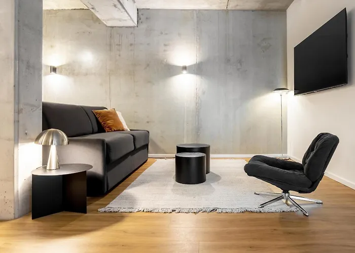 Global Living I Thegraf - East Side Gallery 3* 柏林